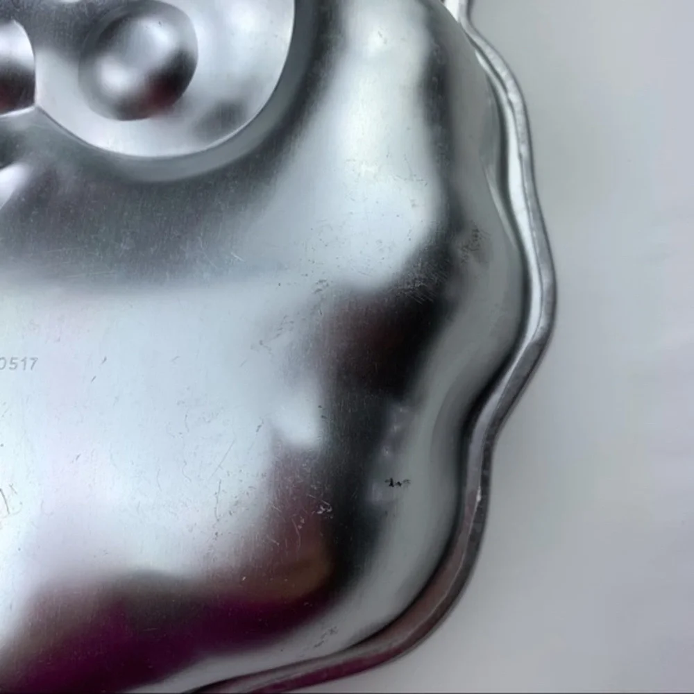 Wilton 1991 Santa cake pan - Picture 5 of 12